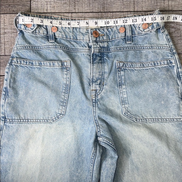 We The Free Palmer Coffed Light Wash Relaxed Jeans - Picture 11 of 14